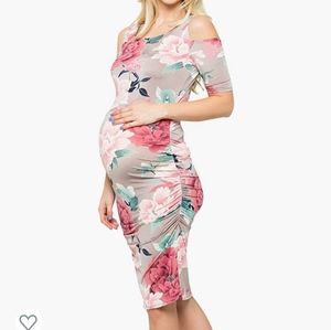Floral maternity dress with open shoulders❤️🌸